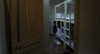 Хостел Lapin Vesta Сочи Место на двухъярусной кровати в общем 10-местном номере для мужчин-3